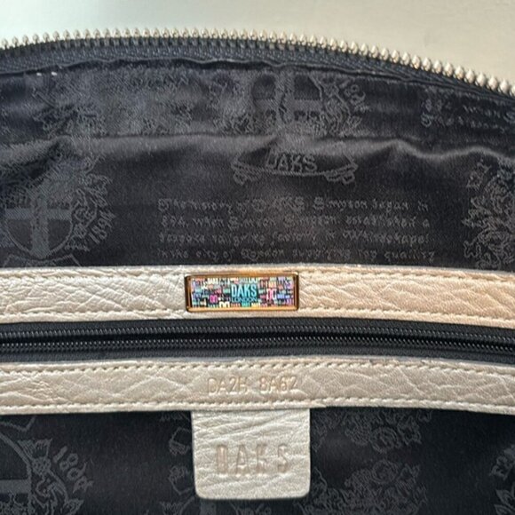 DAK’s of London silver/cream leather black patent leather shoulder bag - Picture 9 of 13